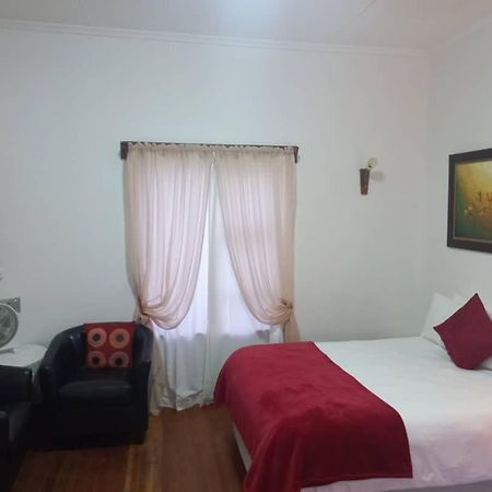 Villelodge Accommodation Luderitz ภายนอก รูปภาพ